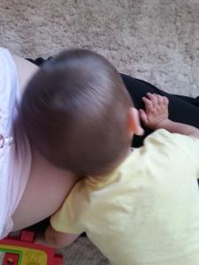 Le ventre de maman c’est …. Le ventre de maman c’est ….