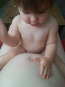 Le ventre de maman c’est …. Le ventre de maman c’est ….