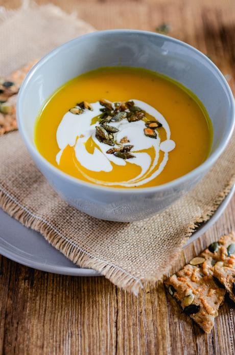 Velouté de potimarron, graines de courges caramélisées Soupe de potimarron