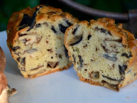 Cake aux cèpes, noix et parmesan Cake aux cèpes, noix et parmesan