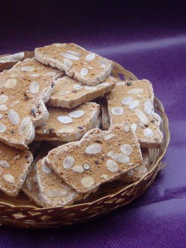 Biscotti aux amandes et au poivre noir