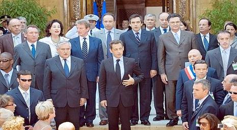 Nicolas Sarkozy et la classe politique française à la Résidence des Pins - Beyrouth © AFP