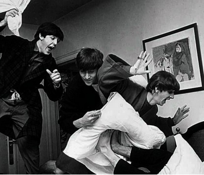 Le contrat de Brian Epstein avec les Beatles mis en vente