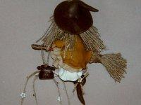 Sorcière à suspendre en porcelaine froide Sorcière à suspendre en porcelaine froide