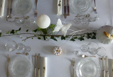 Table blanche et dorée Table blanche et dorée