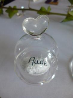 Table blanche et dorée Table blanche et dorée