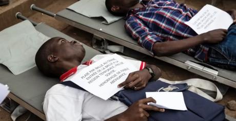 Hôpital de Bukavu (RDC) : formation du personnel au triage des blessés Le triage des blessés, une étape fondamentale de la chirurgie de guerre.