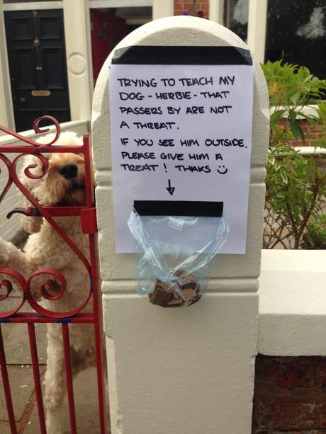 Les passants ne sont pas une menace Les passants ne sont pas une menace