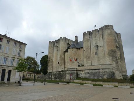 Balade dans mon quartier Donjon médiéval