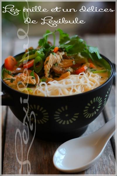 ~Soupe thaï au poulet et nouilles~ ~Soupe thaï au poulet et nouilles~