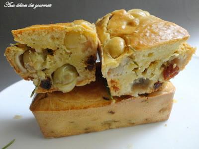 CAKE AUX RAISINS ET ROMARIN CAKE AUX RAISINS ET ROMARIN