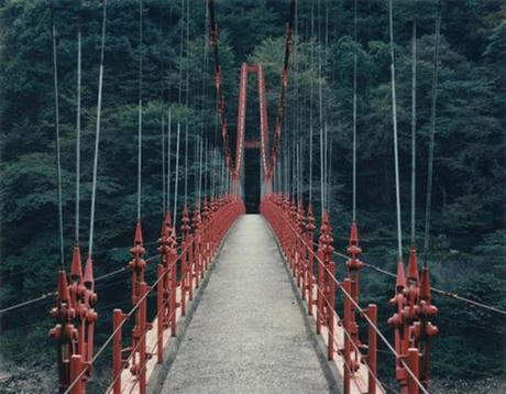 The red bridge de Toshio Shibata et ses photographies épurées