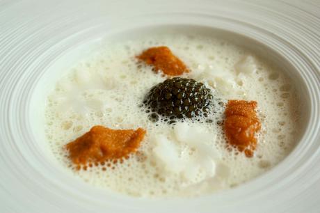 Caviar, oursin, flan © P.Faus