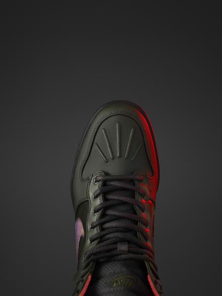 THE NIKE SNEAKERBOOTS HOLIDAY 2015 COLLECTION WMNS HO15_NSW_SNEAKERBOOT_DUNKSKYHI_W_DETAIL_02_native_600