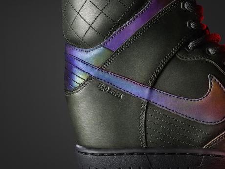 THE NIKE SNEAKERBOOTS HOLIDAY 2015 COLLECTION WMNS HO15_NSW_SNEAKERBOOT_DUNKSKYHI_W_DETAIL_01_native_600