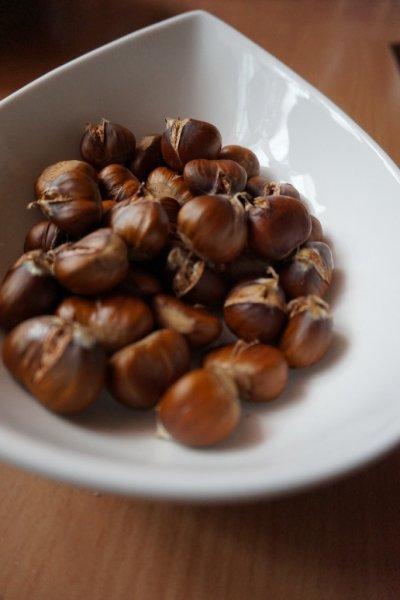 CHÂTAIGNES GRILLÉES CHÂTAIGNES GRILLÉES