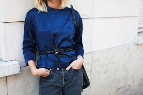 THE BLUE SILK TOP THE BLUE SILK TOP