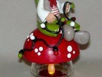 Pot d'ambiance avec Lutin de Noël en porcelaine froide Pot d'ambiance avec Lutin de Noël en porcelaine froide