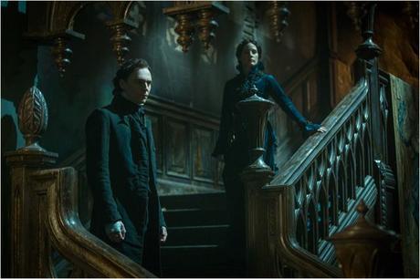 Crimson Peak, quand l’esthétique ne suffit plus à rehausser une narration banale… Crimson Peak, quand l’esthétique ne suffit plus à rehausser une narration banale…