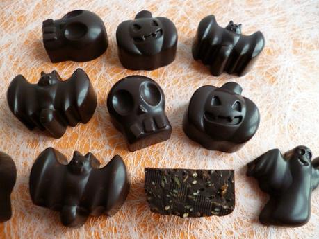 chocolats noirs d'Halloween aux graines d'anis, de lin et de chia (allégés, diététiques, sans sucre et très riches en fibres) P1250964
