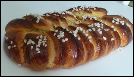 Brioche tressée aux pommes P1070618
