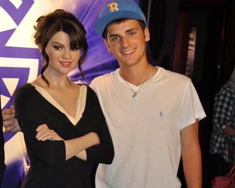 Souffrez-vous du Hover Hand, le syndrome des gens timides ? Souffrez-vous du Hover Hand, le syndrome des gens timides ?