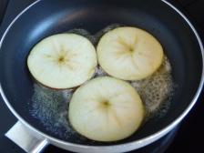 ESCALOPE DE FOIE GRAS POELE SUR PAIN D’EPICE & FRUITS D’AUTOMNE P1240744