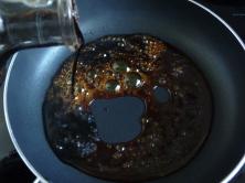 ESCALOPE DE FOIE GRAS POELE SUR PAIN D’EPICE & FRUITS D’AUTOMNE P1240750