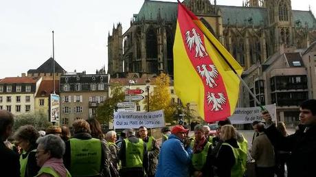 Les langues régionales de Lorraine mobilisent à Metz Manifestation langues régionales Metz 1 20151024