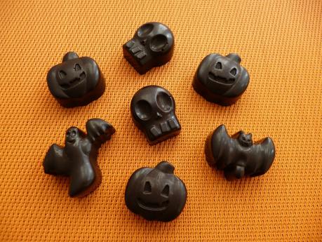 chocolats végans 100% crus au chanvre et au sirop d'agave (diététiques, bio, protéinés, sans gluten ni sucre, riches en fibres) P1260101