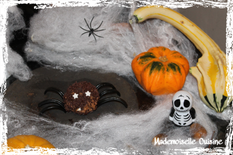 Araignée meringuée pour Halloween Araignée meringuée pour Halloween