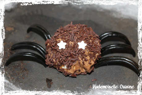 Araignée meringuée pour Halloween Araignée meringuée pour Halloween