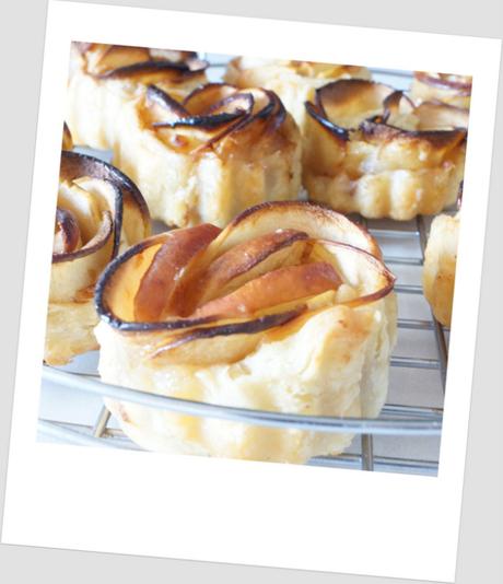 Tartelettes aux pommes en fleur, pâte feuilletée maison Tartelettes pommes en fleur, pâte feuilletée maison 3