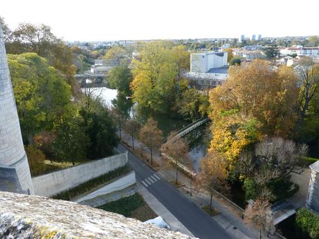 Donjon de Niort Les bords de Sèvre en automne