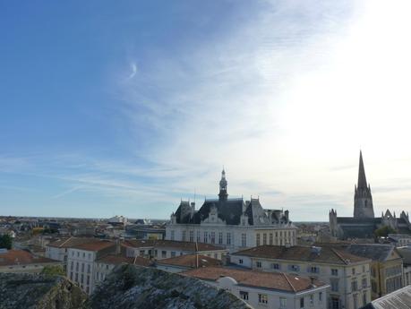 Donjon de Niort Ciel bleu