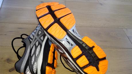 Le geeksportif : la chaussure Asics Gel-Cumulus 17 est passée entre mes pieds ! IMG_20151002_141233