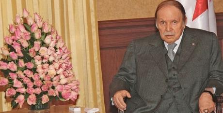 Le président Bouteflika évacué en urgence, silence à Alger