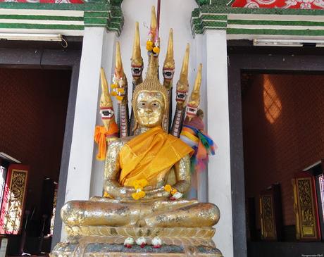 Issan, géant et crocodile de wat (photo) Issan, géant et crocodile de wat (photo)