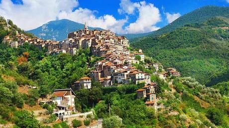 best-small-towns-in-northern-italy-Apricale