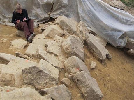 Des structures en pierre découvertes dans les Carpates