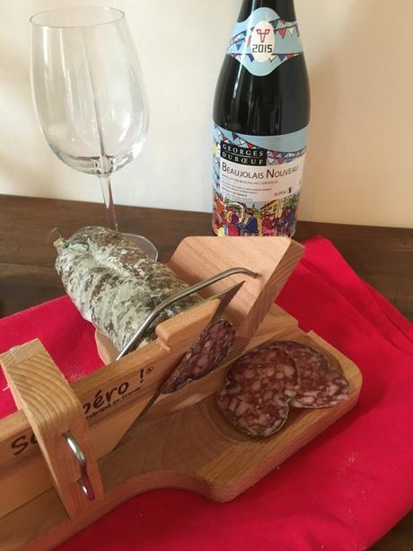 Fetons l'arrivée du Beaujolais nouveau avec Jean Dubost Fetons l'arrivée du Beaujolais nouveau avec Jean Dubost