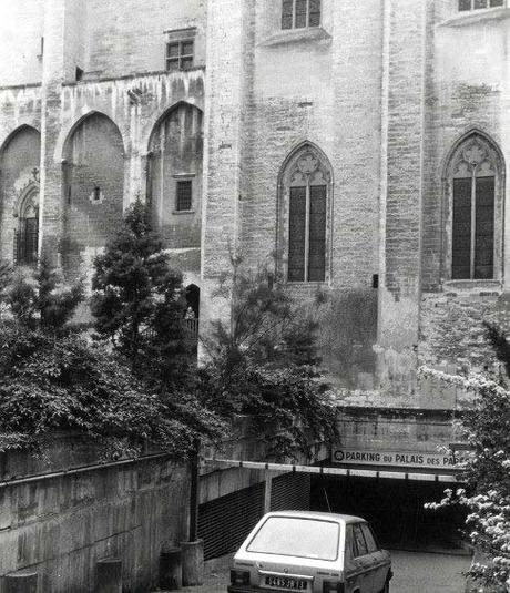 Plaço dóu Palais quarant'an après 3514128264.jpg