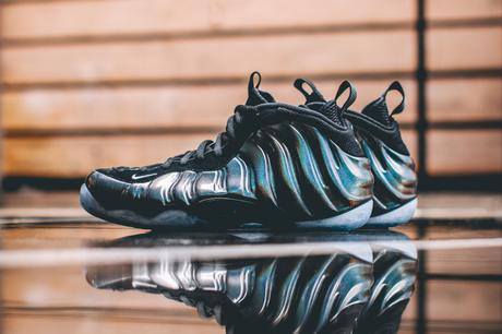 Nike Air Foamposite One Hologram Nike Air Foamposite One Hologram