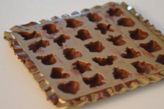 Petits chocolats moulés fourrés praliné moule chocolat silikomart noel