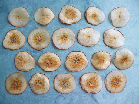 chips de poires crues et croustillantes au déshydrateur Sedona Combo Tribest (100% poires sans sucre ajouté) P1260601