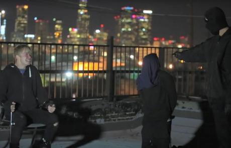 SAM PEPPER : Le Youtuber est allé trop loin ! SAM PEPPER : Le Youtuber est allé trop loin !