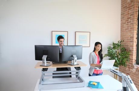 Le bureau en hauteur : une vie plus saine au travail ? L'Elevate Desk d'InMovement