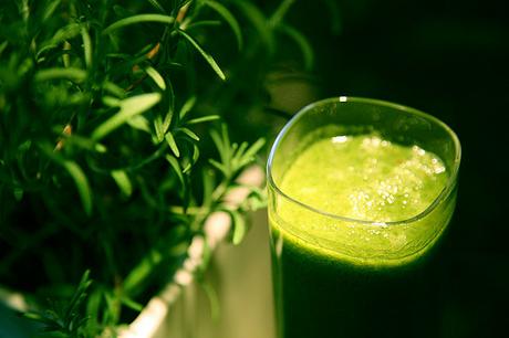 smoothie-vert-bambou Les smoothies verts minceur ont une base liquide peu calorique