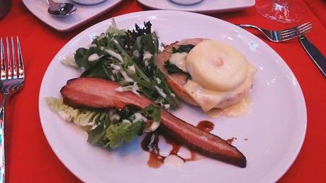 Martine St-Clair chante Noël au Cabaret du Casino de Montréal Martine St-Clair chante Noël au Cabaret du Casino de Montréal