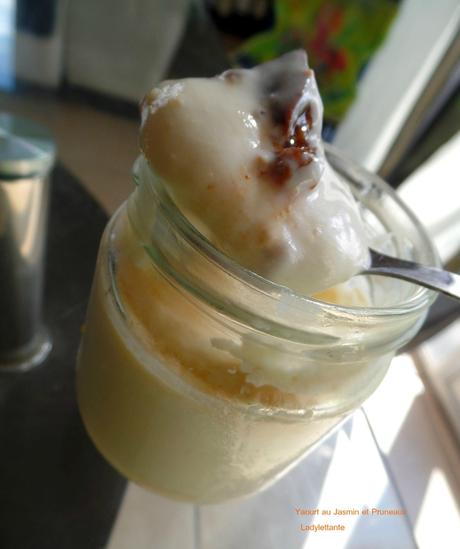 Yaourt au Jasmin et aux Pruneaux SAM_0419